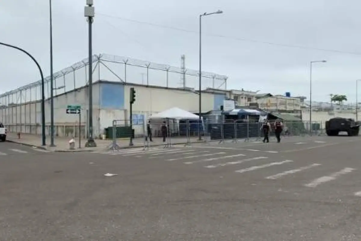 ¿Mensaje criminal? Lanzan cabeza de chancho y panfleto contra funcionarios del sistema penitenciario