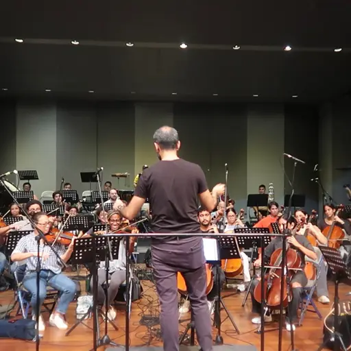 La Filarmónica de Guayaquil lanza versión sinfónica de “Sangre de Campeón” junto a Droz