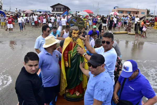 Cinco símbolos tradicionales de las fiestas de San Pedro y San Pablo
