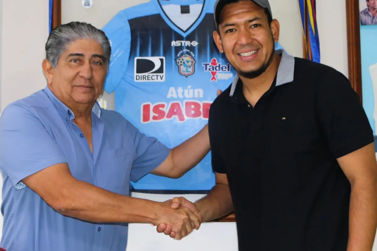 Jaime Estrada Bonilla, junto a Walter Chévez.