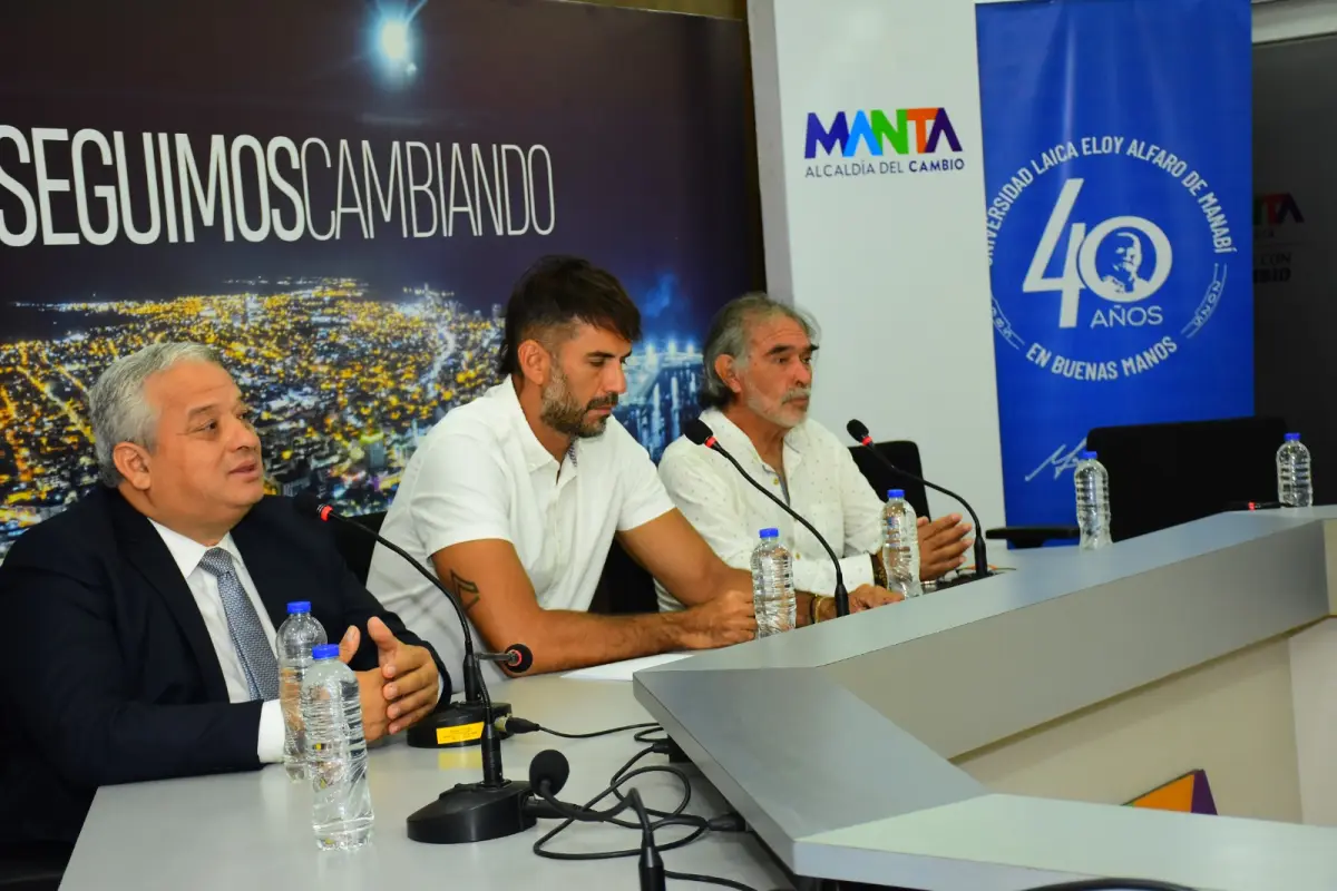 local 1 turismo, Autoridades durante la rueda de prensa en el Salón de la Ciudad, dando detalles de la feria internacional de turismo.

