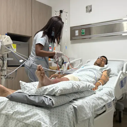 Jorge Gutiérrez (JG) lucha y avanza en su recuperación en Medellín