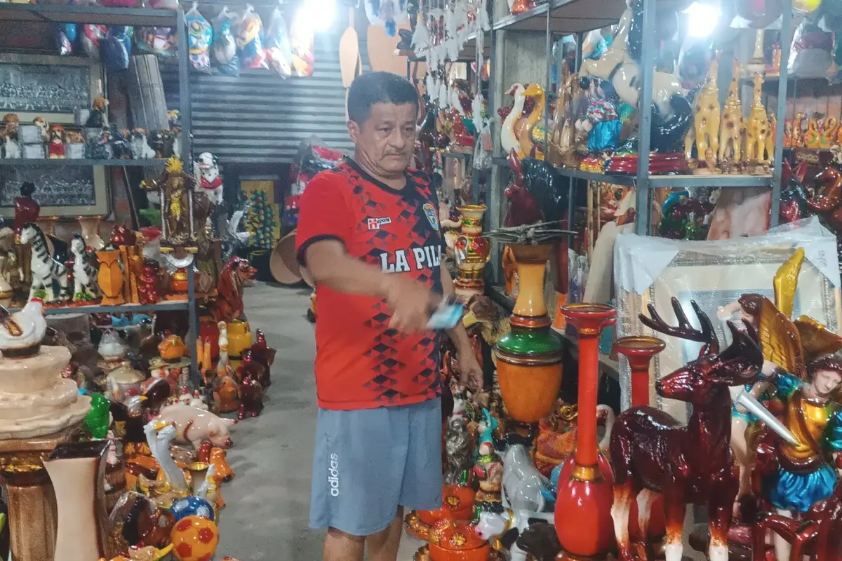 La comunidad de La Pila, en Montecristi, conserva su economía gracias a la cerámica artesanal.