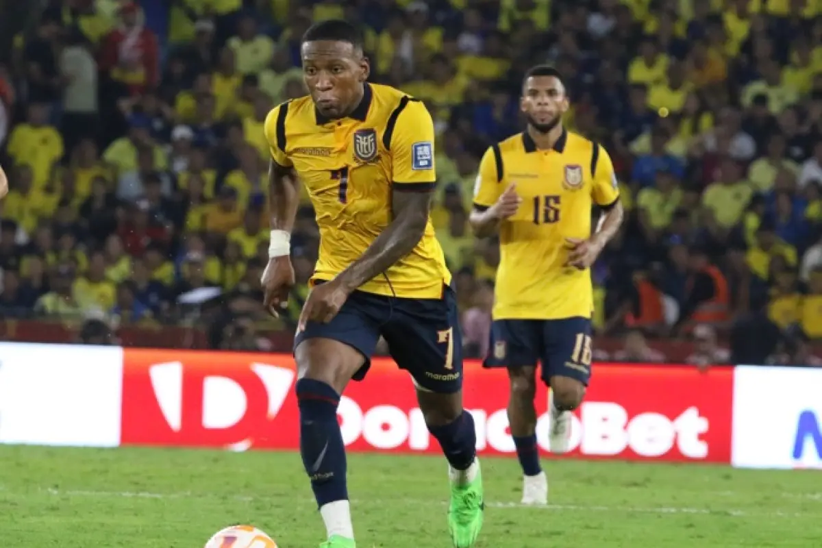 Pervis Estupiñán y Pedro Vite jugadores de la selección de Ecuador FOTO: Willian Paladines