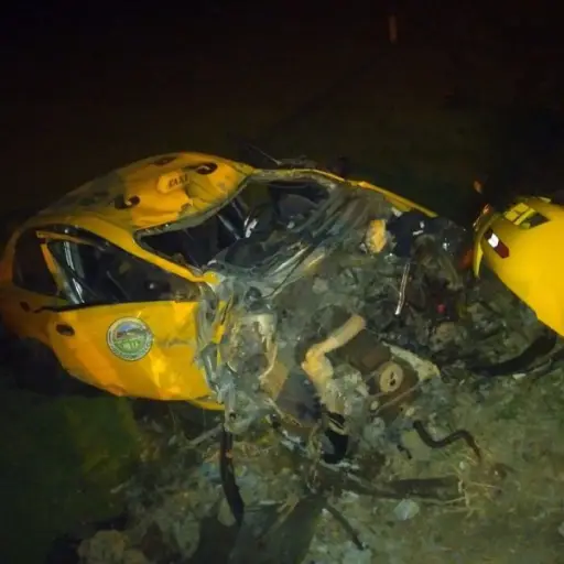 Fingió ser pasajero, robó un taxi y chocó mientras huía en Babahoyo
