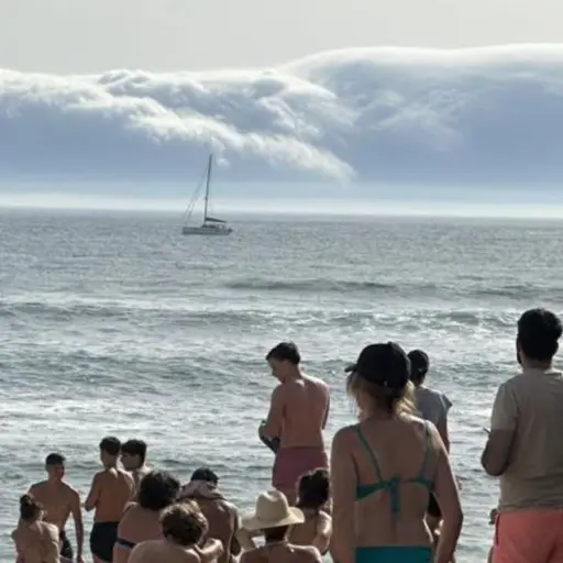 Tsunami de nubes causó impacto y asombro en tres ciudades costeras de Portugal