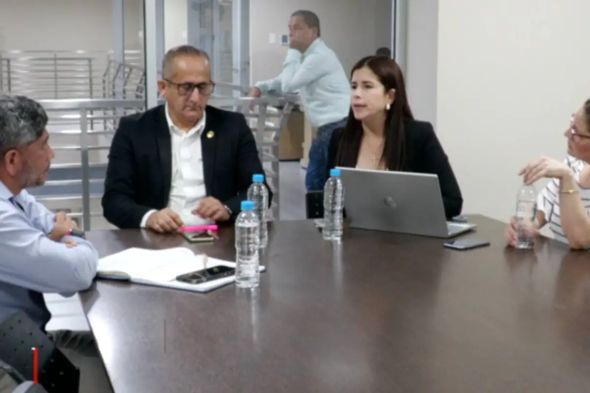 Portoviejo: Concejales y transportistas impulsan ordenanza para garantizar pasaje reducido de 50% a adultos mayores