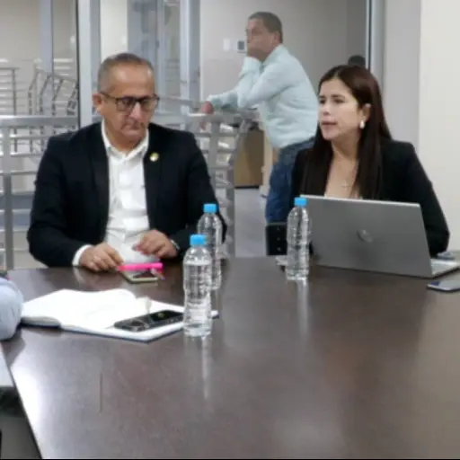 Portoviejo: Concejales y transportistas impulsan ordenanza para garantizar pasaje reducido de 50% a adultos mayores