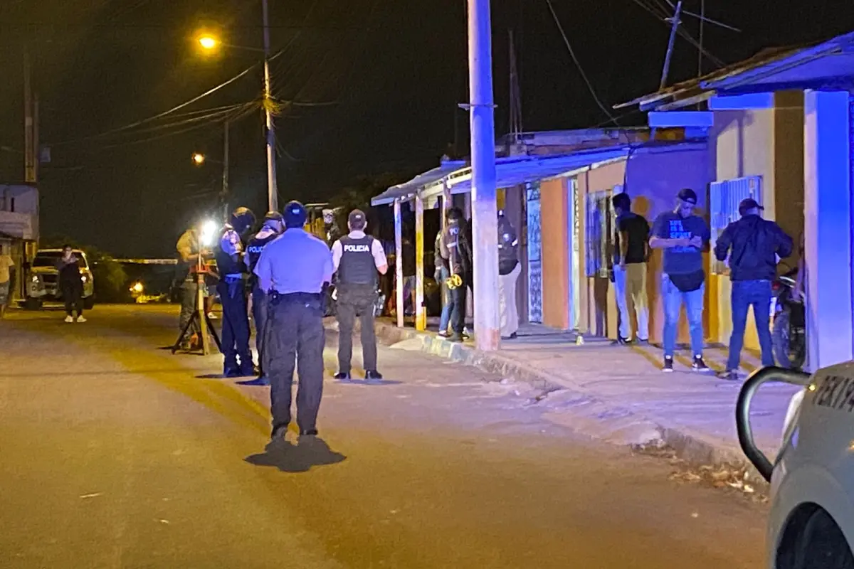 A Darwin Sánchez Pérez, de 22 años, le dispararon en múltiples ocasiones en el sector Nueva Esperanza, en Manta.