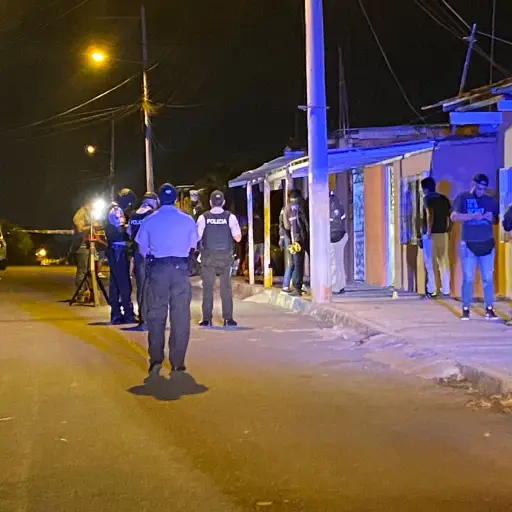 Un hombre asesinado y una mujer herida tras balacera en el barrio Nueva Esperanza, en Manta