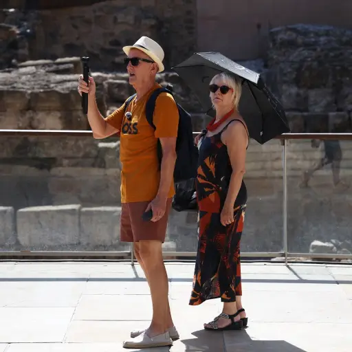 La ola de calor en Francia provoca el cierre de 1.350 centros escolares ante el riesgo extremo para la salud
