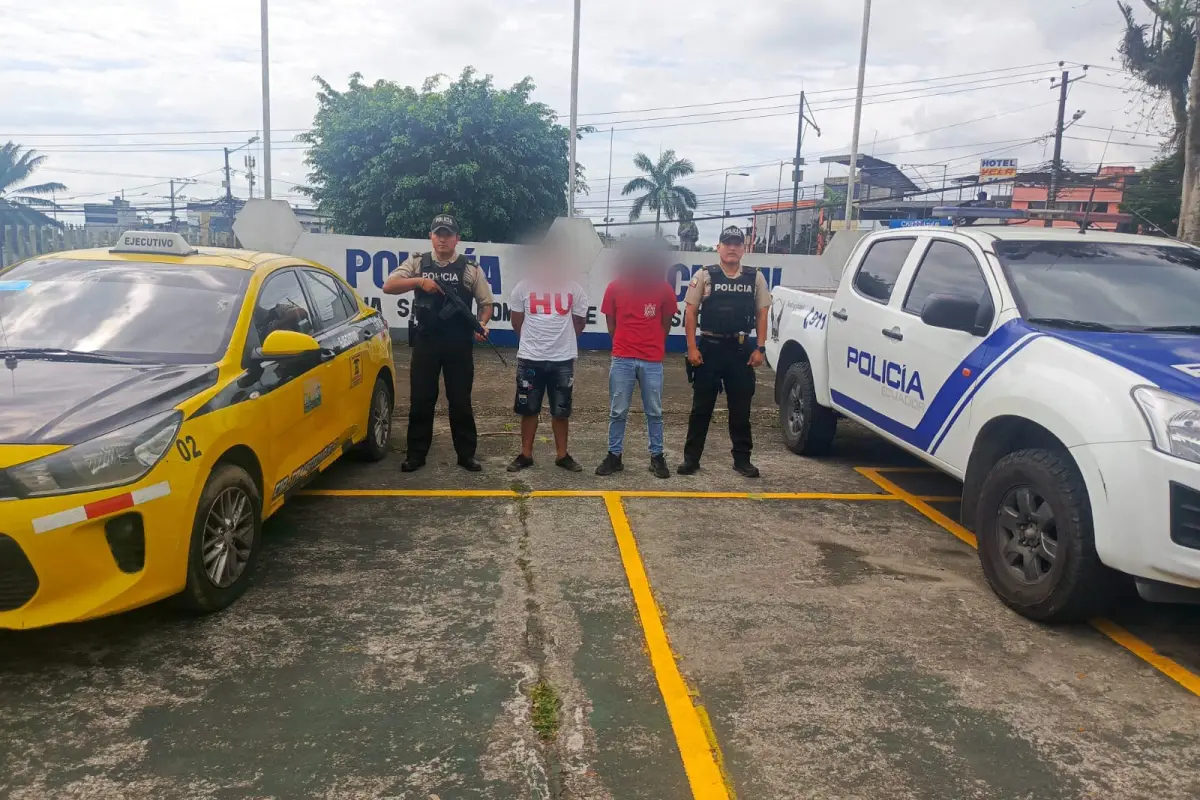 Intentaron escapar con droga en un taxi y fueron capturados tras persecución en Santo Domingo