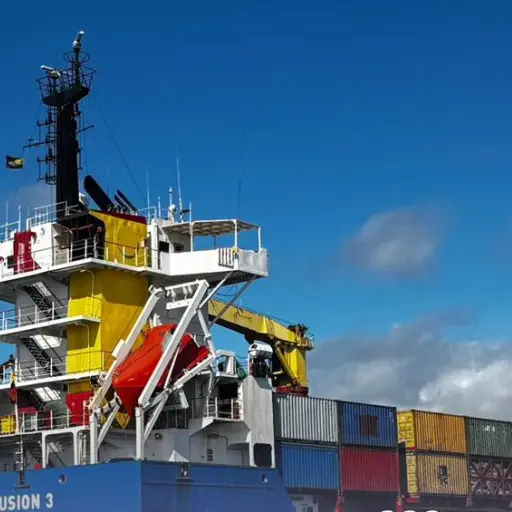 Mejoras en el transporte marítimo de carga hacia Galápagos impulsan abastecimiento