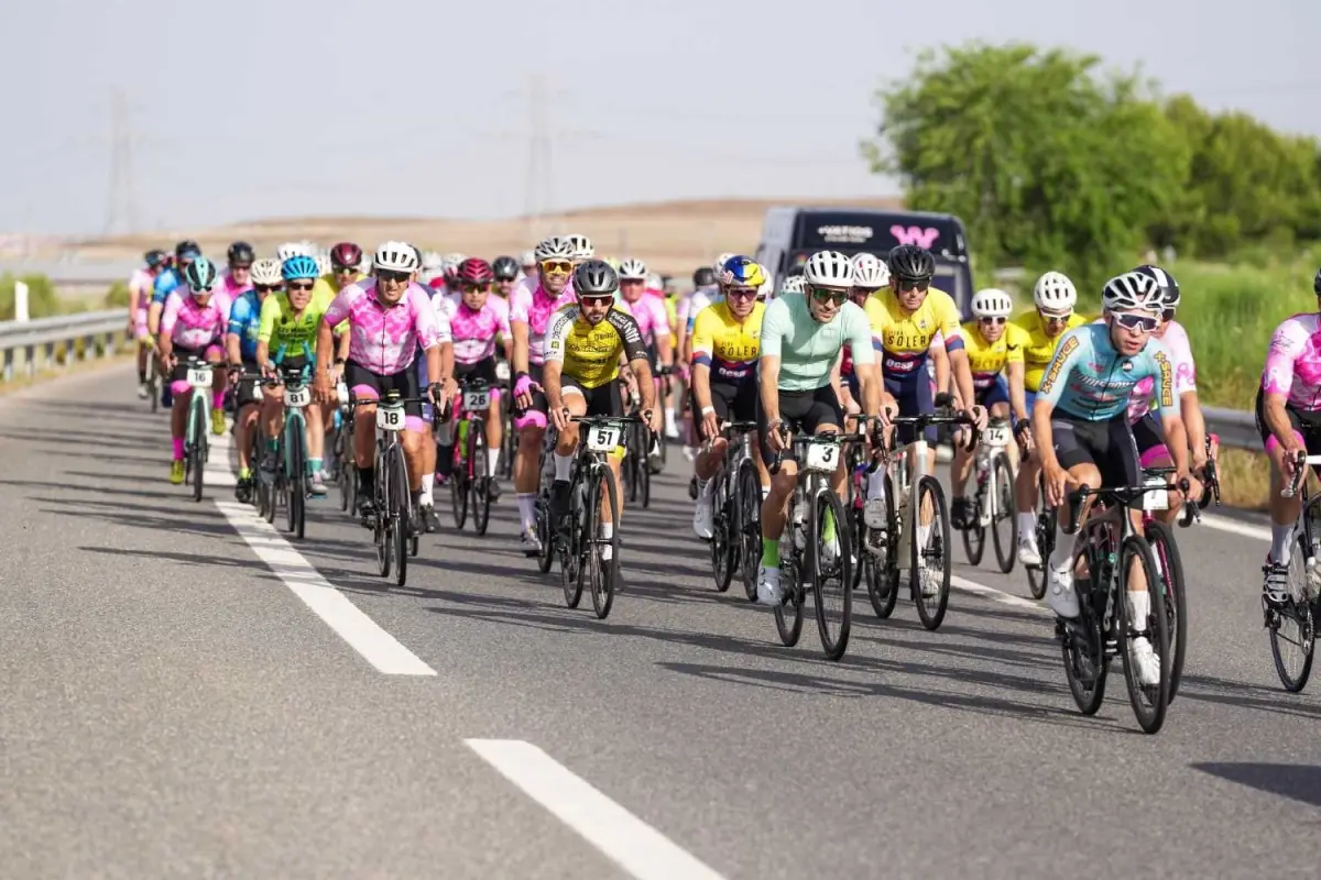 El ciclista neerlandés Oscar Riesebeek, del equipo Alpecin-Deceuninck, sufrió una aparatosa caída durante la última etapa del Baloise Belgium Tour 2025.