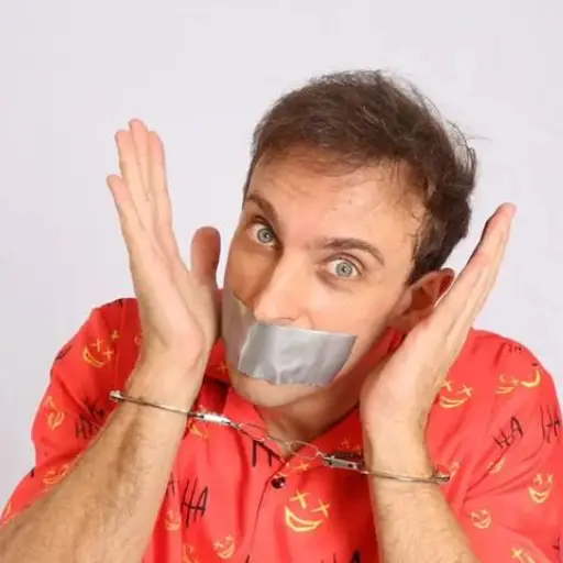 Comediante Leo Lins es condenado por contenidos discriminatorios en su show “Perturbador”
