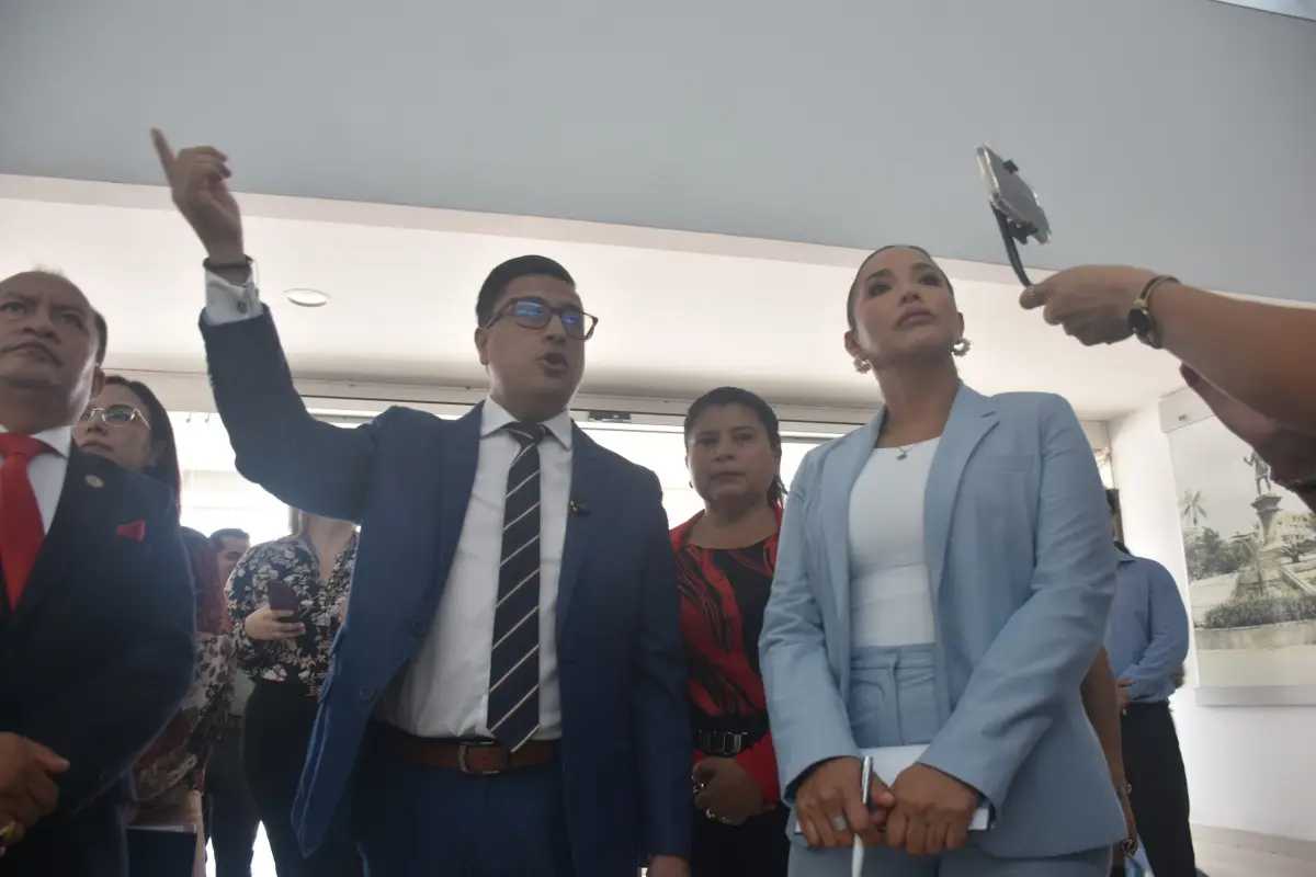 Asambleísta inspecciona el Complejo Judicial de Santo Domingo ante déficit de jueces y problemas estructurales