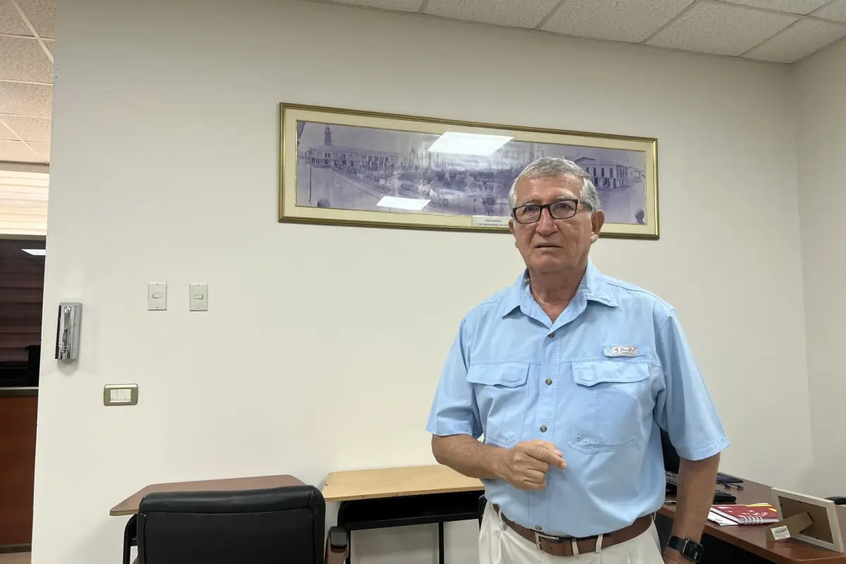 Ramiro Molina, Ramiro Molina, menciona que está por digitalizar al menos 200 mil fotografías.