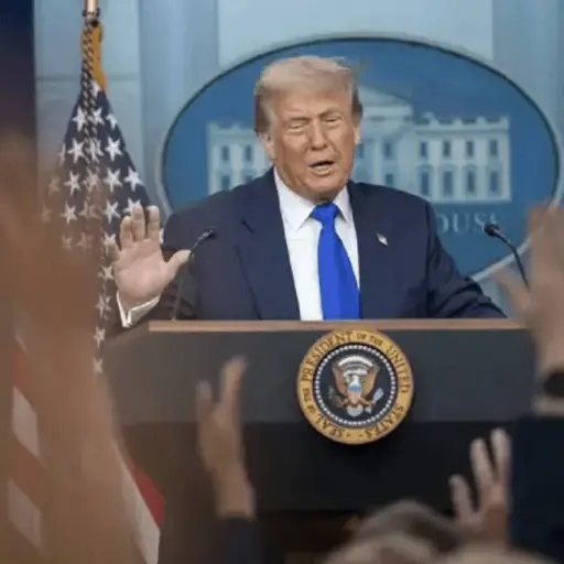 Tribunal Supremo de EE.UU. autoriza a Trump a reanudar despidos en el Departamento de Educación