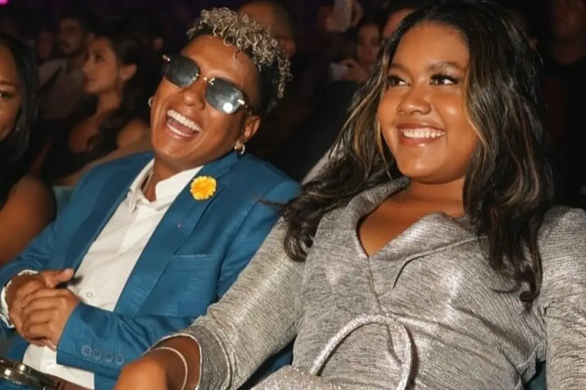 Jombriel despeja rumores y reaparece junto a Angie Hernández tras especulaciones de ruptura