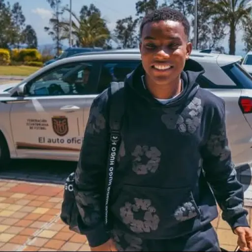 Hull City planea fichar definitivamente a Óscar Zambrano tras reducción de sanción