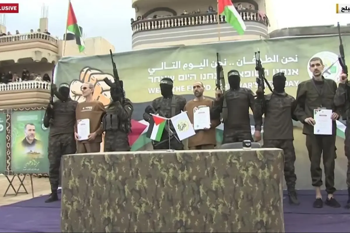 Hamás acuerda liberar a diez rehenes y exige retirada de Israel en negociaciones por Gaza