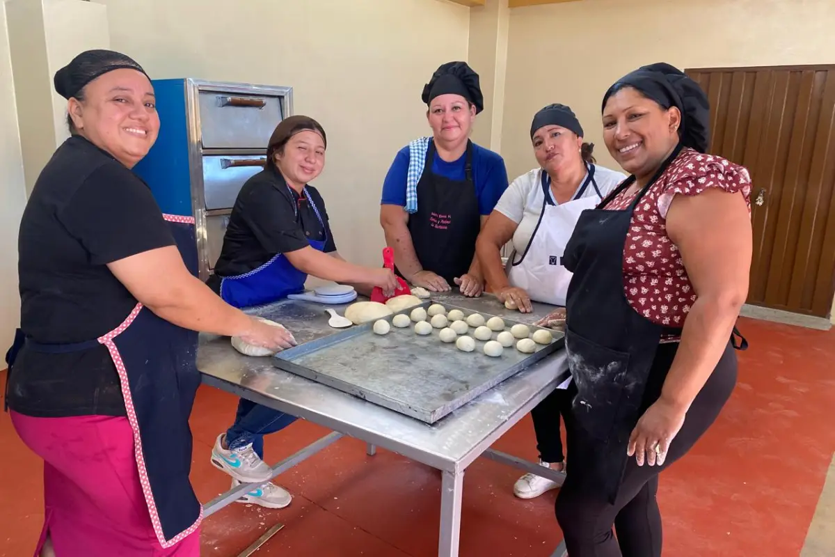 local 1 cursos de panaderia, Fe y Alegría impulsa formación gratuita en panadería y auxiliar de enfermería para la comunidad.
