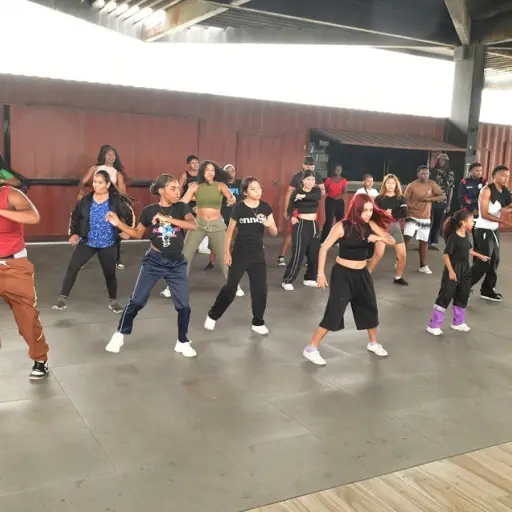 Jóvenes de Guayaquil usan la danza afro para alejarse de la violencia