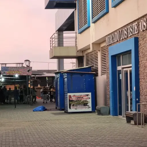 Hombre es asesinado en los exteriores del mercado de Los Esteros