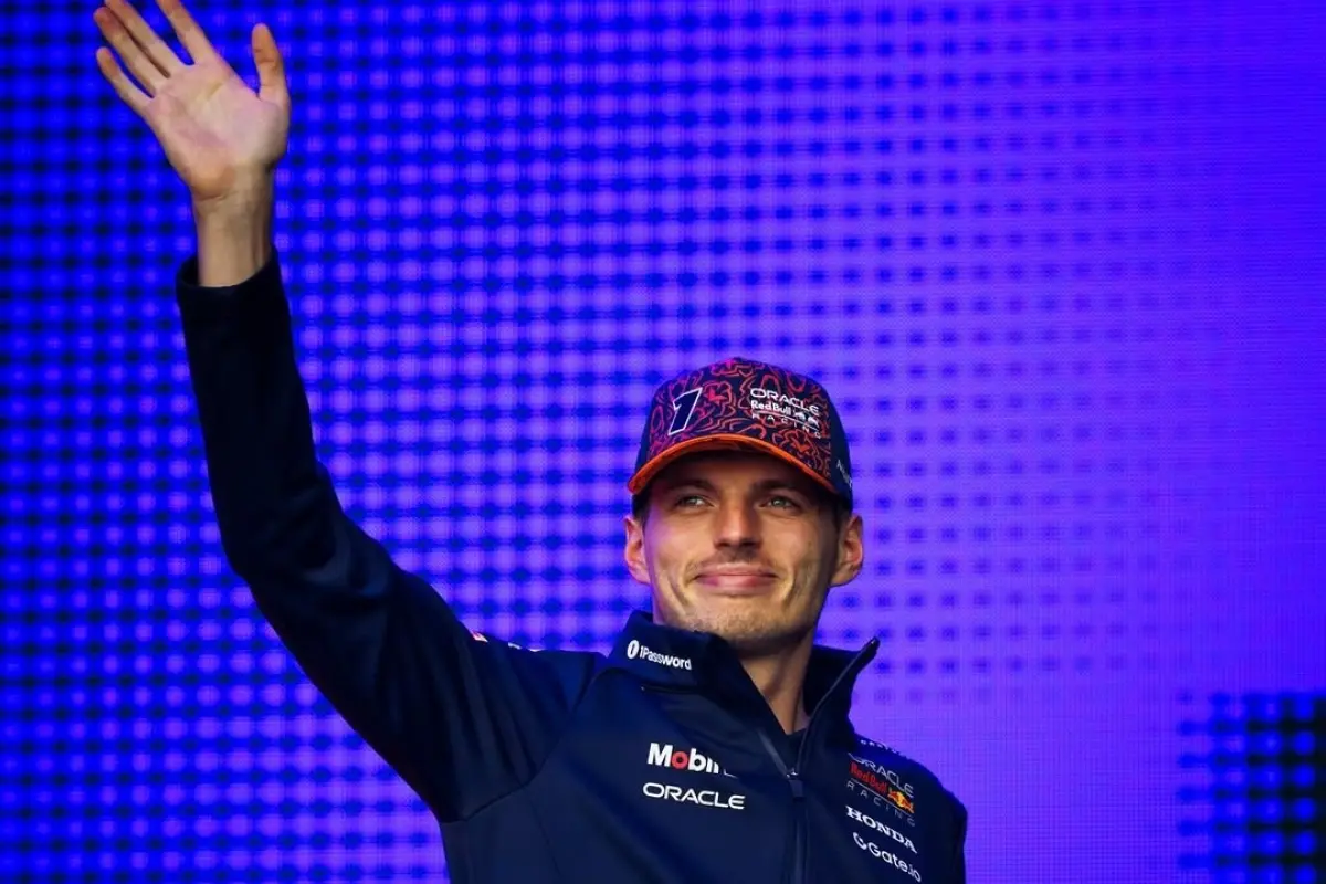 Max Verstappen apuesta por Red Bull y pone fin a rumores sobre Mercedes