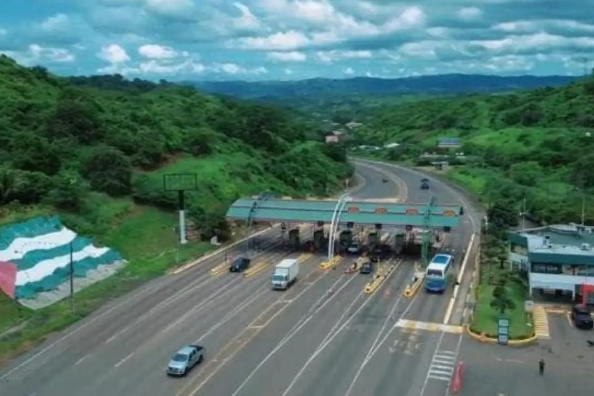 Queda suspendido el cobro de peaje en la estación Cerro Guayabal, en la vía Portoviejo-Montecristi (Manabí), 
