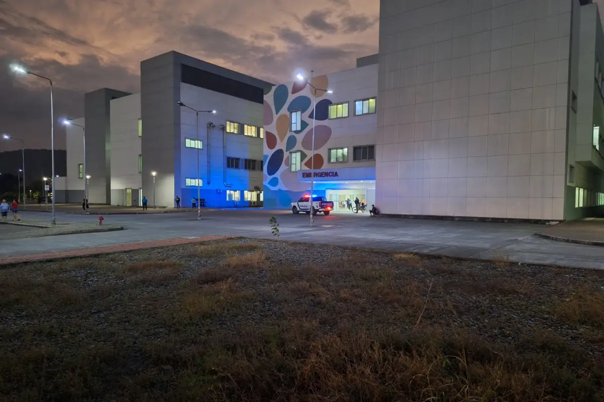 La víctima fue trasladada al Hospital de Especialidades Portoviejo donde minutos después del ataque falleció.