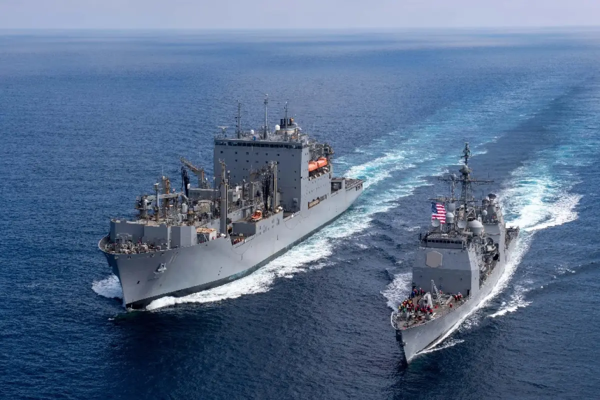 Estados Unidos ordenó el despliegue de un crucero de misiles guiados y un submarino nuclear al sur del Caribe.