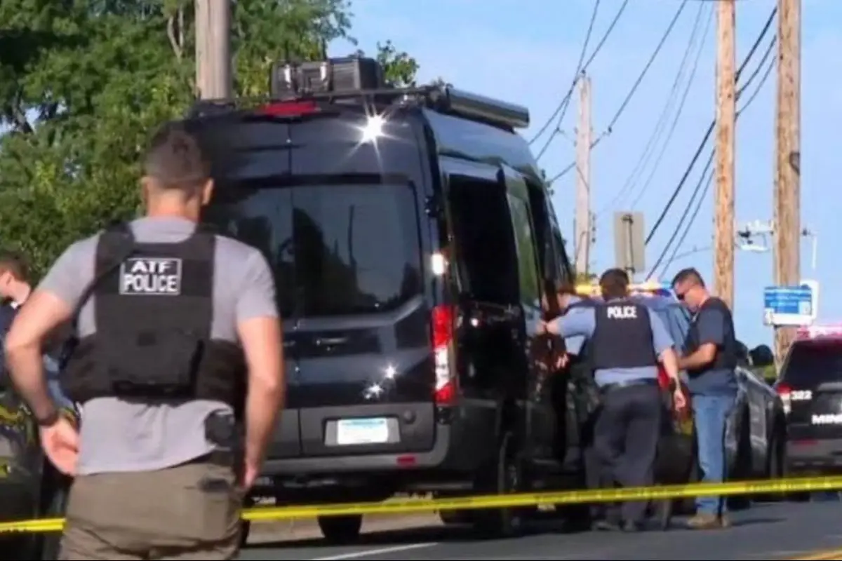 Dos niños mueren tras un tiroteo en una escuela católica en Minneapolis, Estados Unidos