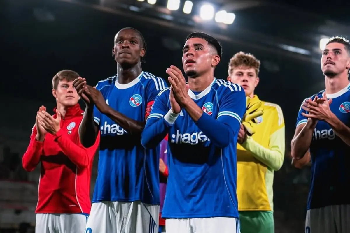 Liam Rosenior elogia el talento y actitud de Kendry Páez.