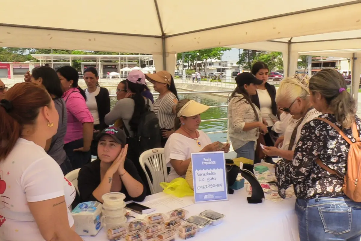 El Ministerio de Desarrollo Humano celebra el Mes de la Juventud en Portoviejo con brigada social y emprendimientos