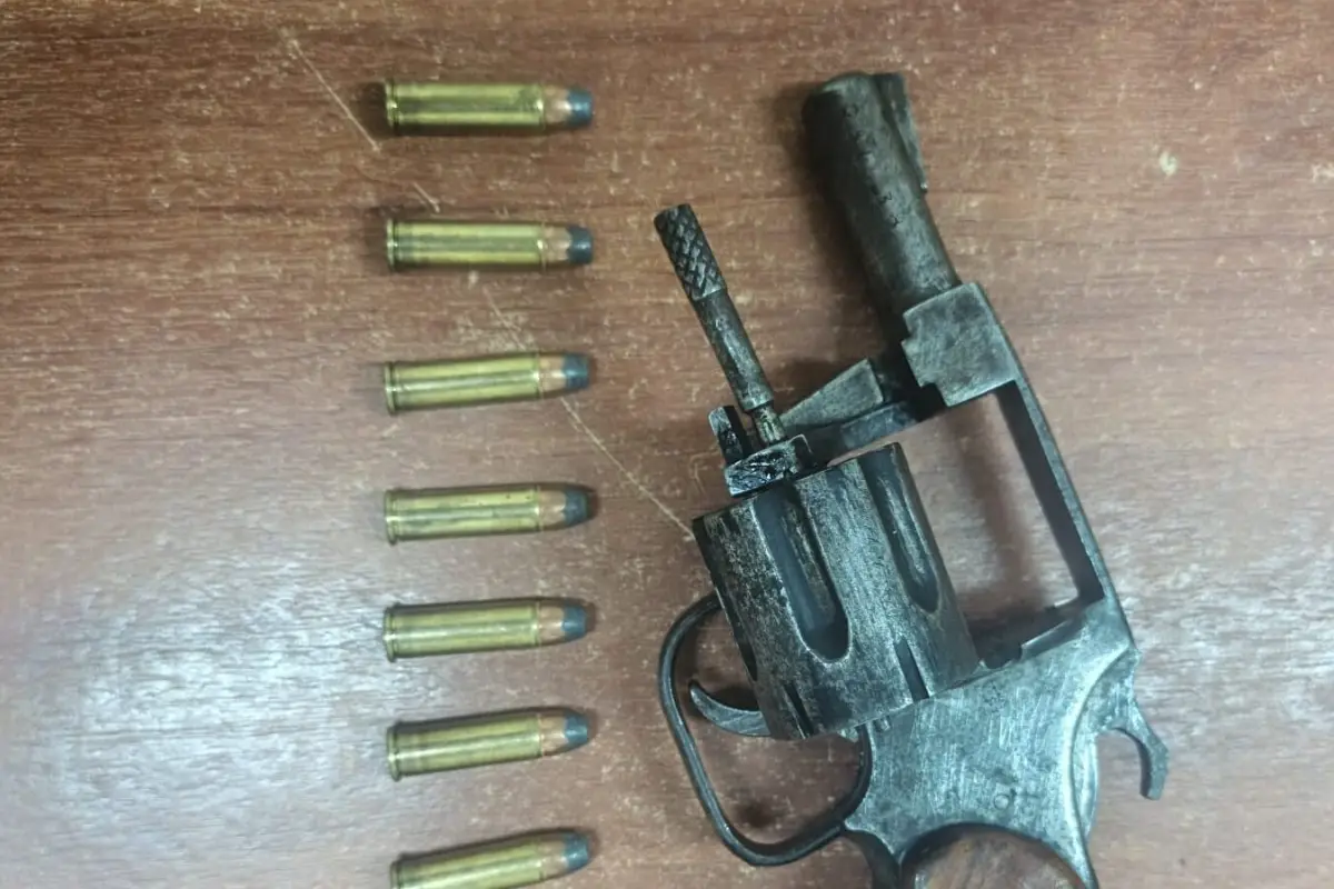 El arma incautada quedó bajo la custodia de la Policía Nacional.
