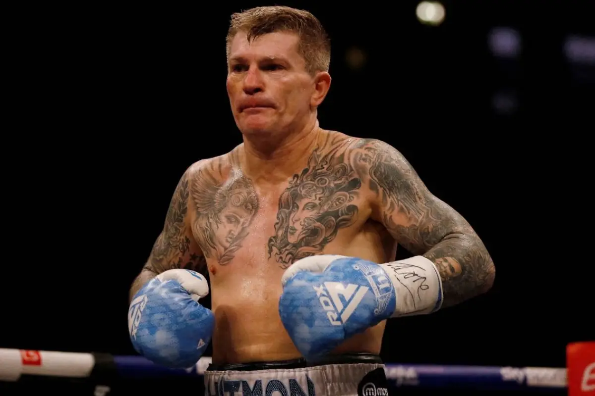 Ricky Hatton, excampeón mundial de boxeo en las categorías de peso superligero y welter, falleció el domingo 14 de septiembre a los 46 años. S
