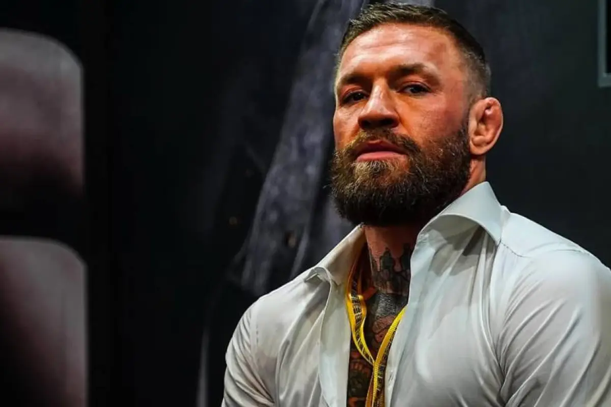 El exluchador Conor McGregor se retira de la carrera por la Presidencia de Irlanda, Conor McGregor, de 37 años. 