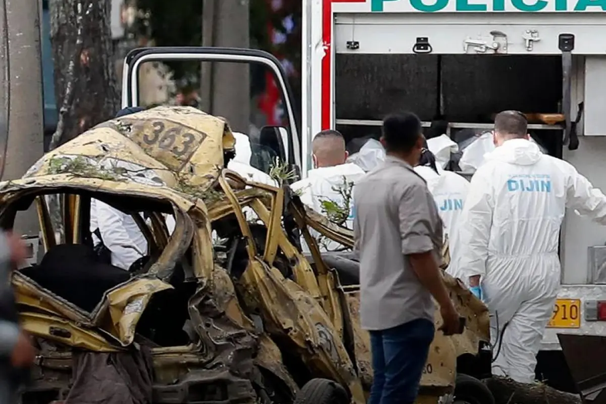 Aumentan a doce los policías muertos por el derribo de un helicóptero con un dron en el noroeste de Colombia by 9, 