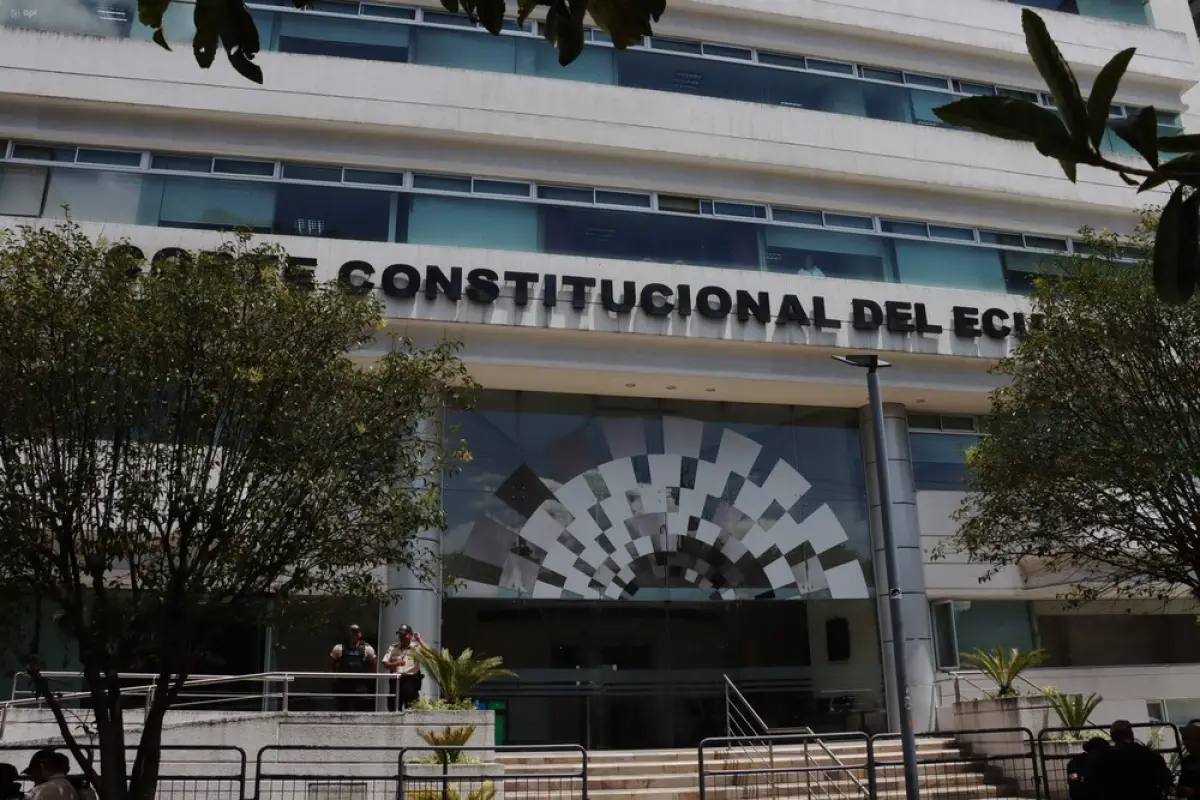 Corte Constitucional bajo auditoría de la Contraloría General del Estado by 23, 