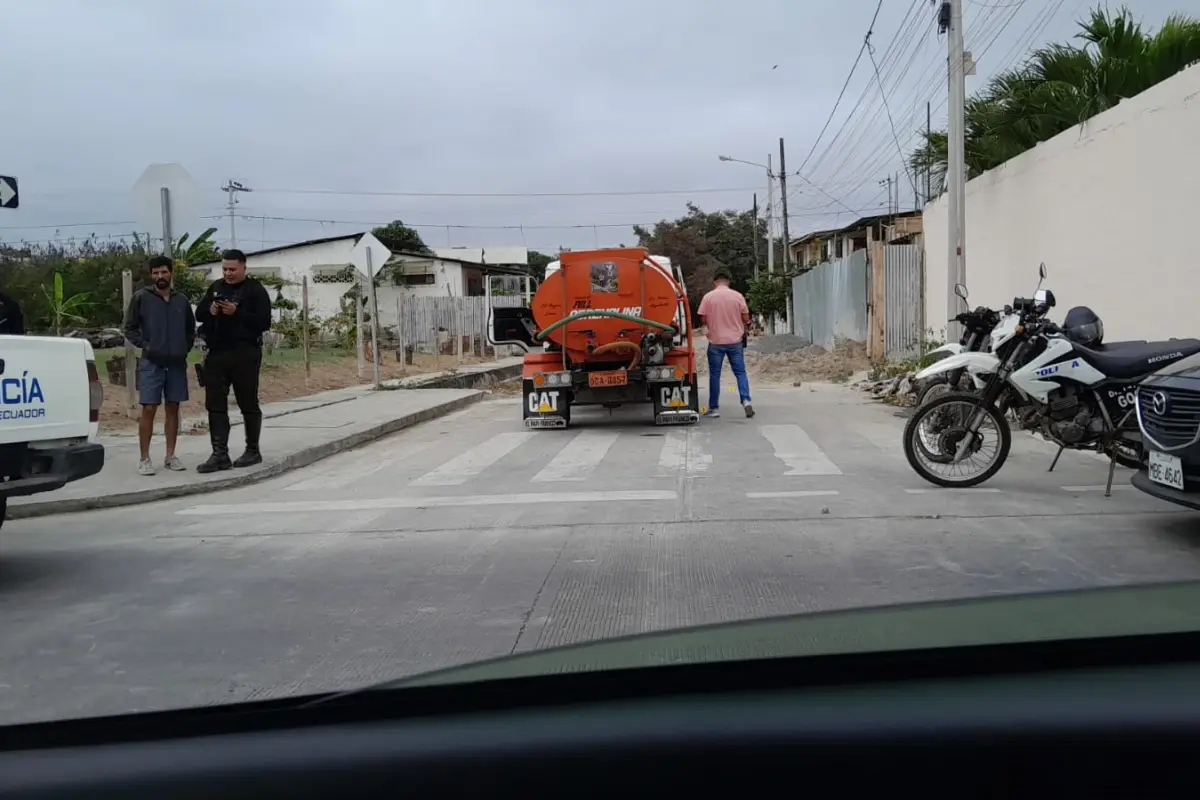 ¡Doble crimen en Leonidas Plaza! Sicarios atacan en plena luz del día by 16, 