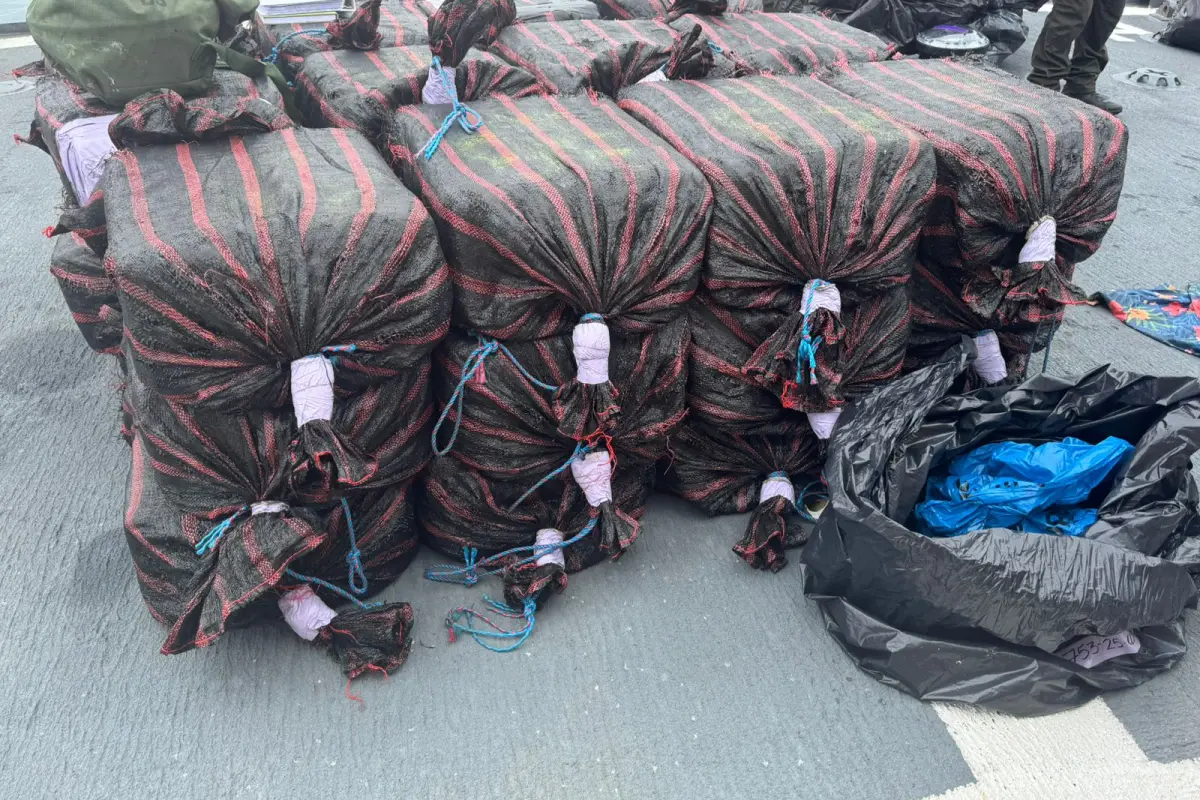 Operativo contra el Narcotráfico: Destruyen seis lanchas usadas para traficar drogas by 16, 