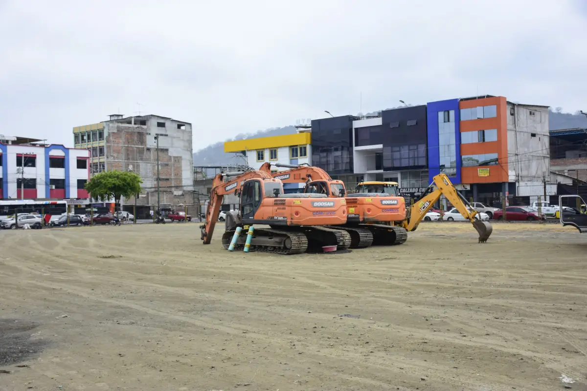 Inician el cerramiento perimetral para construir la Plaza Memorial Sa Gregorio by 28, 