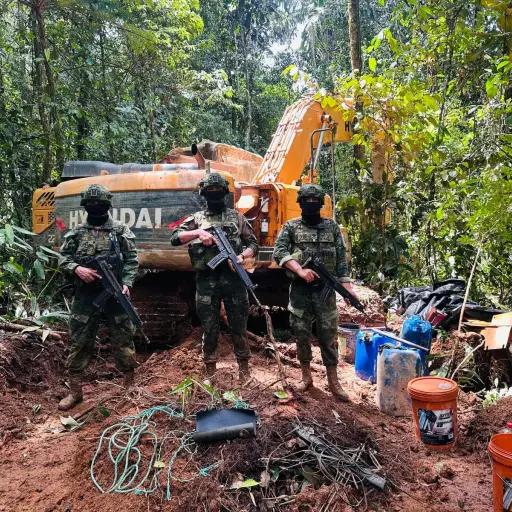 Fuerzas Armadas desmantelan campamento de minería ilegal en Río Punino, Orellana