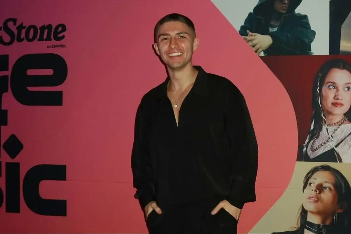 Álex Ponce hace historia: primer ecuatoriano nominado a los Premios Juventud 2025 by 22, 