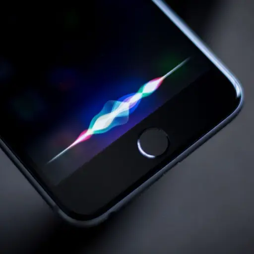 Mujer sobrevive a ataque gracias a Siri, el asistente de voz de iPhone