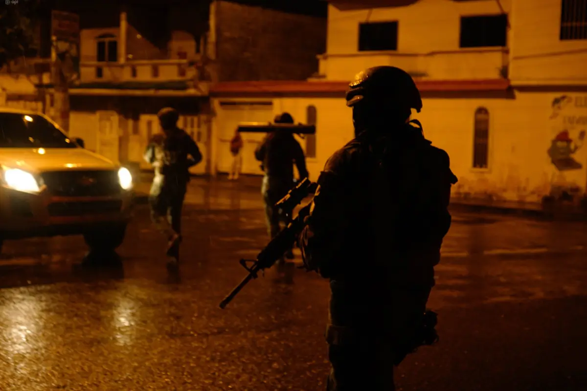 Cinco provincias de Ecuador están en toque de queda ¿Cuáles son las sanciones por incumplirlo, Policía Nacional, Fuerzas Armadas y agentes de control de tránsito están facultados para exigir documentación a ciudadanos en toque de queda. 