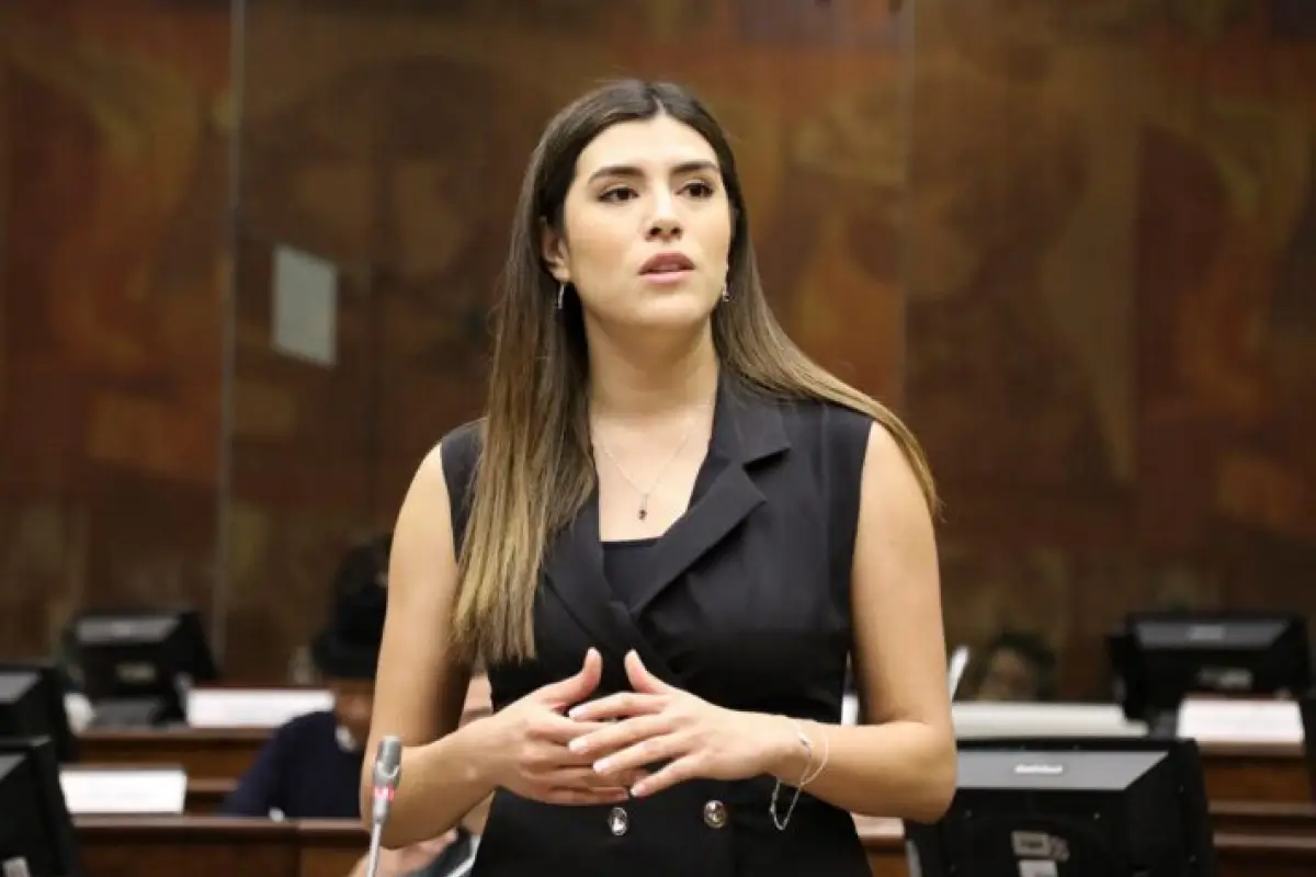 Valentina Centeno retorna a la Asamblea Nacional tras licencia de estudios