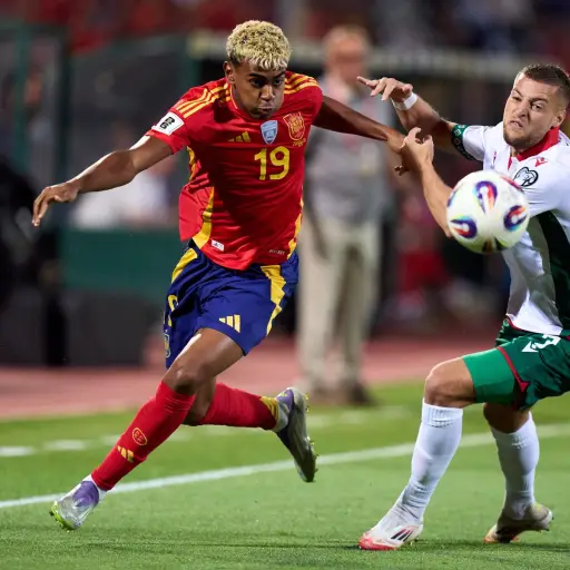 España inicia con triunfo contundente la clasificación al Mundial 2026