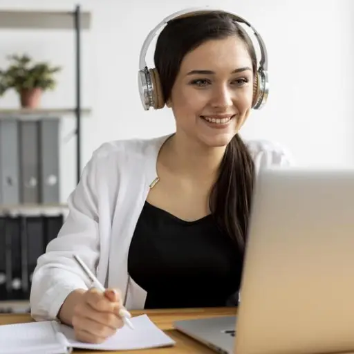 ¡Aplica ya! Senescyt anuncia 1.000 becas de maestría con el programa Transformar desde el Conocimiento